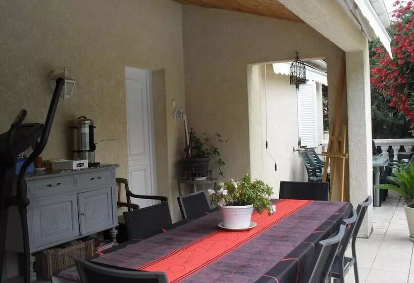 تختخواب و صبحانه Chambre D Hote Veronique