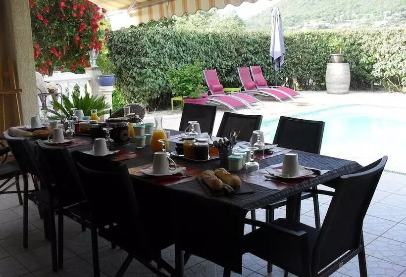 تختخواب و صبحانه Chambre D Hote Veronique