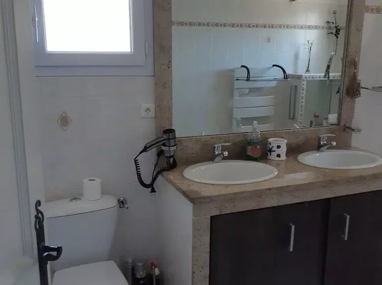 تختخواب و صبحانه Chambre D Hote Veronique