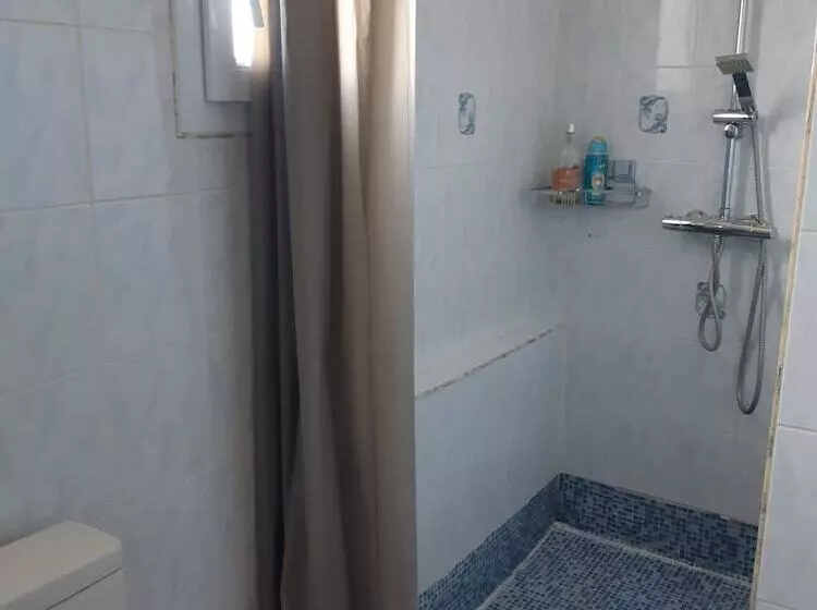 تختخواب و صبحانه Chambre D Hote Veronique