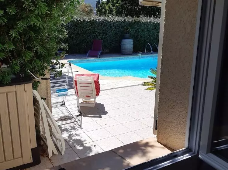 تختخواب و صبحانه Chambre D Hote Veronique