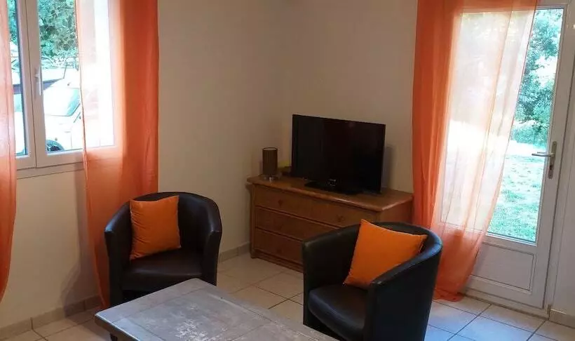 تختخواب و صبحانه Chambre D Hote Veronique