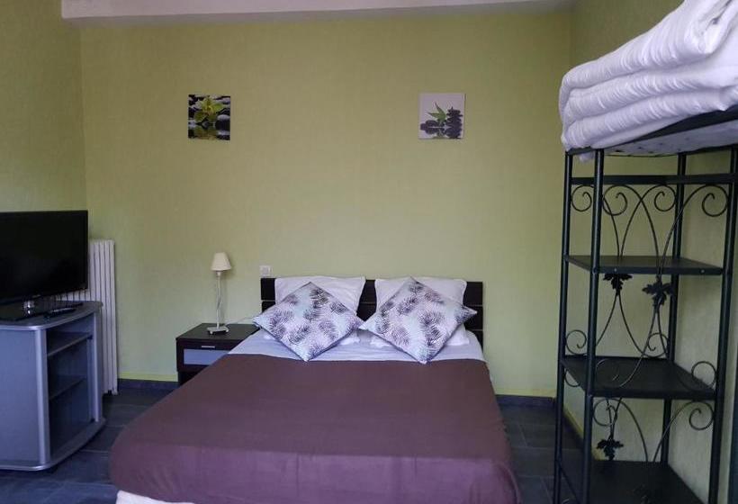 בית מלון כפרי Bar Du Marché   Hôtel   Restaurant