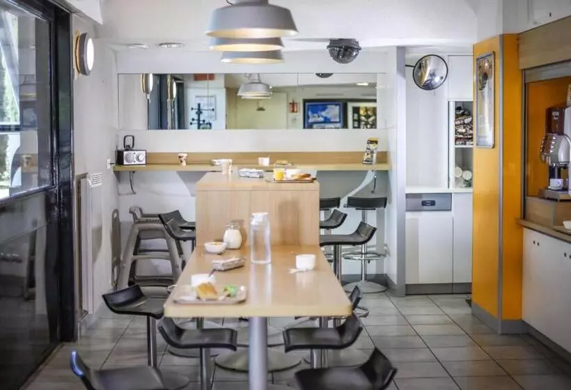 Hotelli Ibis Budget Le Cannet Des Maures