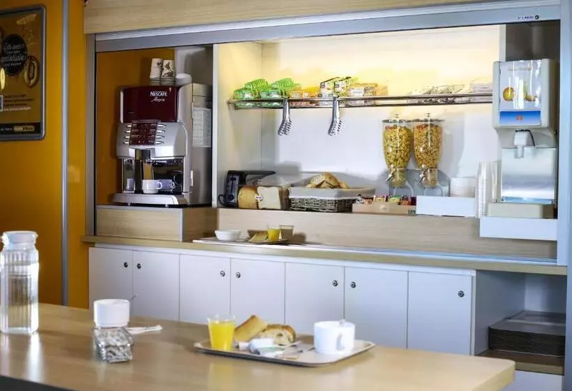 Hotelli Ibis Budget Le Cannet Des Maures