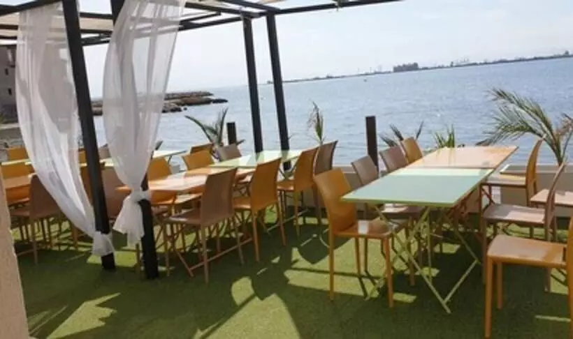 ホテル Restaurant La Mediterranee
