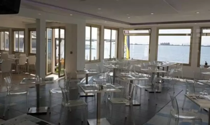 ホテル Restaurant La Mediterranee