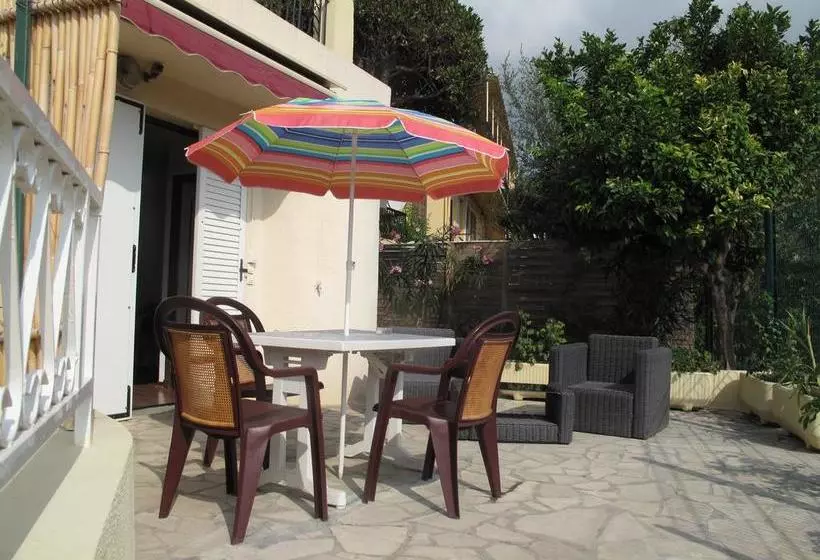 هتل Hôtel Le Chaudron