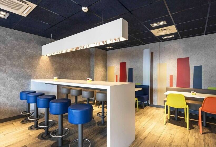 Отель Ibis Budget Saint Pourcain