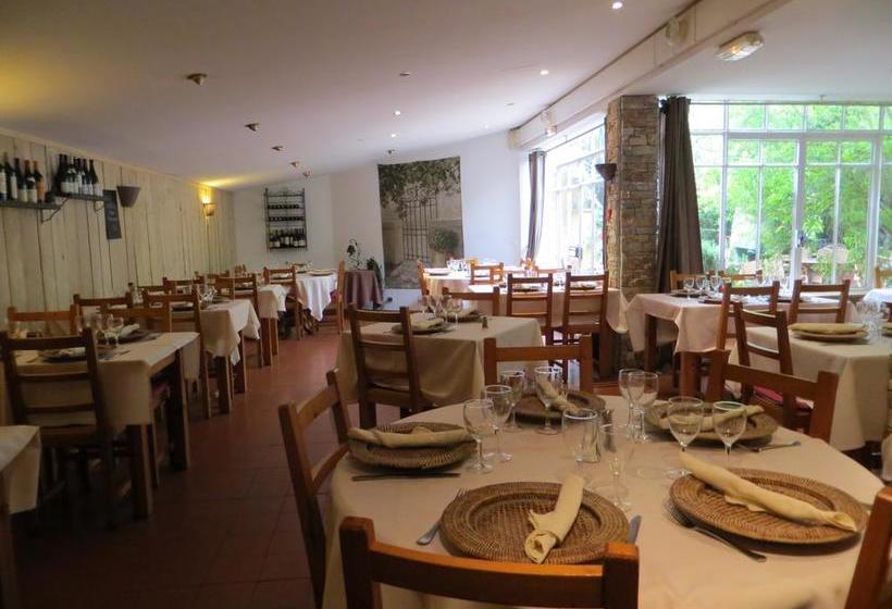 Отель Le Mas De La Frigoulette