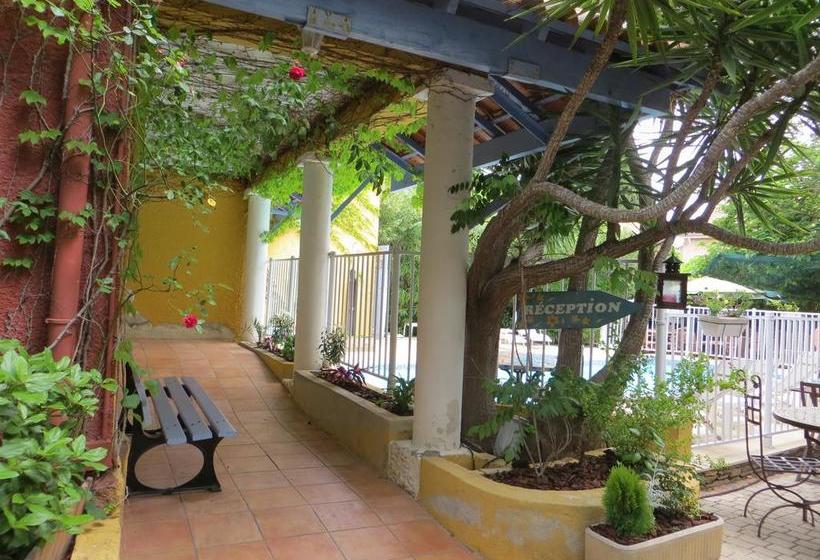 Отель Le Mas De La Frigoulette