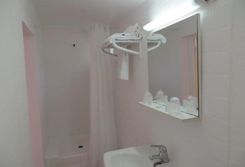 Отель Le Mas De La Frigoulette