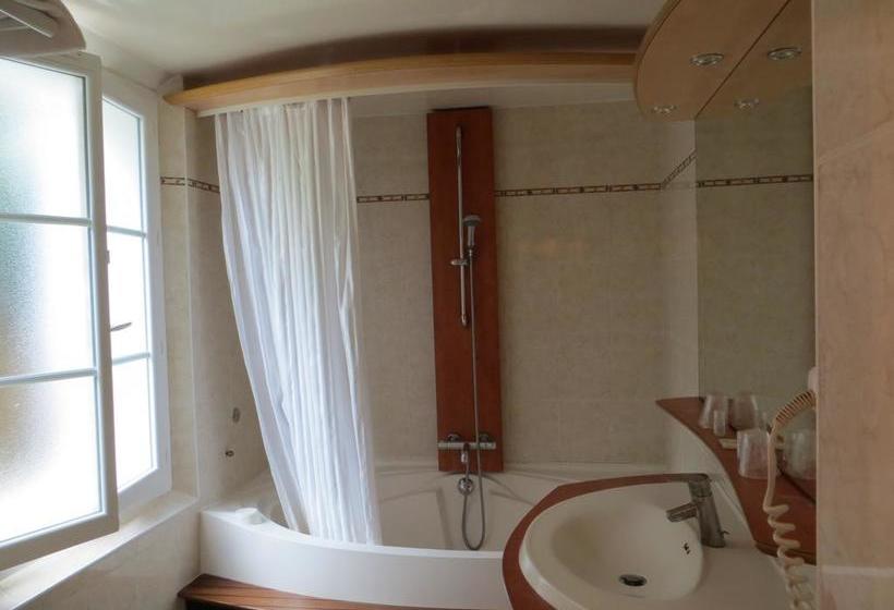 Отель Le Mas De La Frigoulette