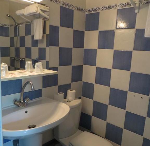 Отель Le Mas De La Frigoulette