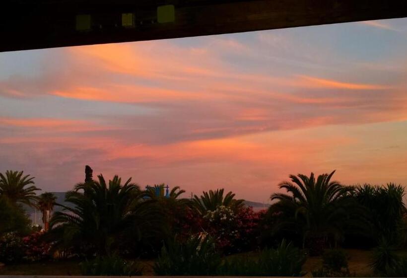 Отель Mare E Monti