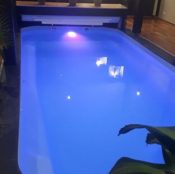 تختخواب و صبحانه A L'origine