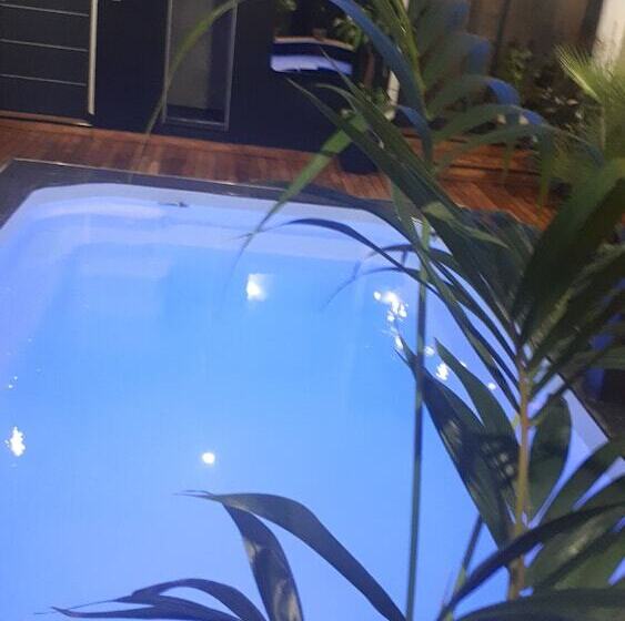 تختخواب و صبحانه A L'origine