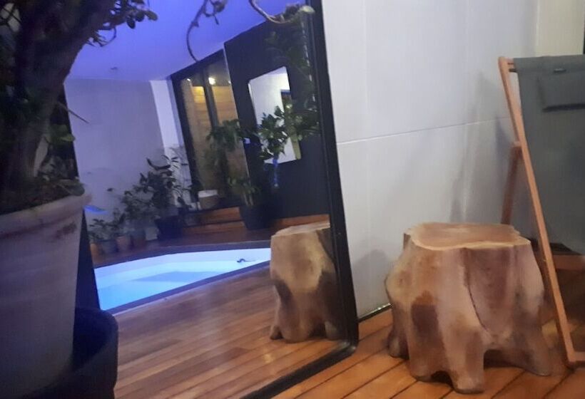 تختخواب و صبحانه A L'origine