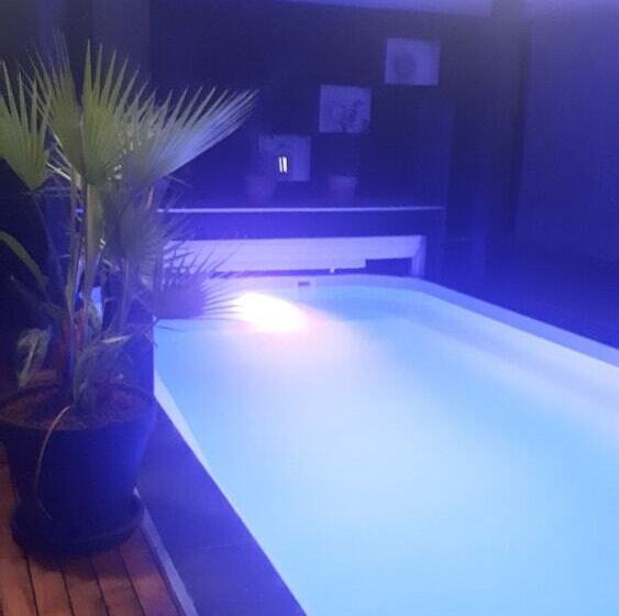 تختخواب و صبحانه A L'origine