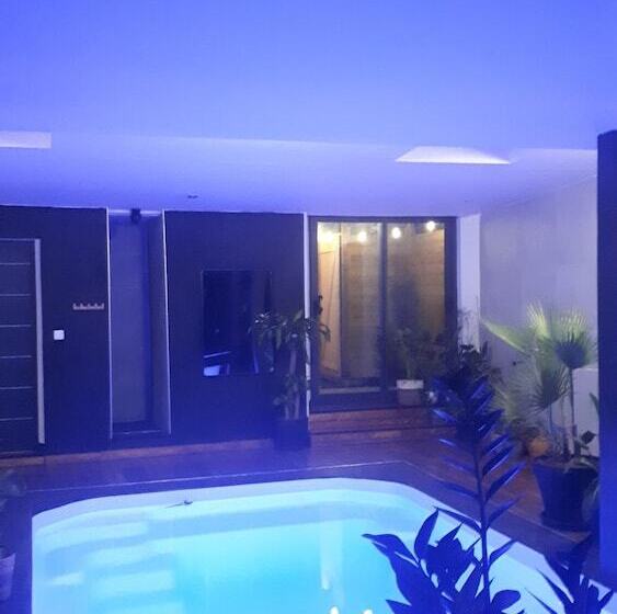 تختخواب و صبحانه A L'origine