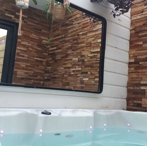 تختخواب و صبحانه A L'origine