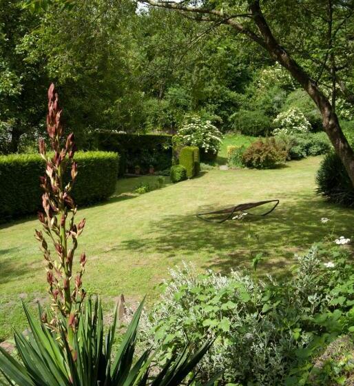 تختخواب و صبحانه Le Logis Du Jerzual