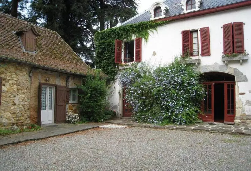 Aamiaismajoitus (B&B) Chambres D Hôtes Closerie Du Guilhat