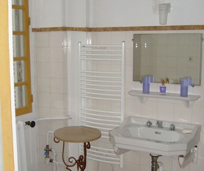 צימר Château De Serrigny