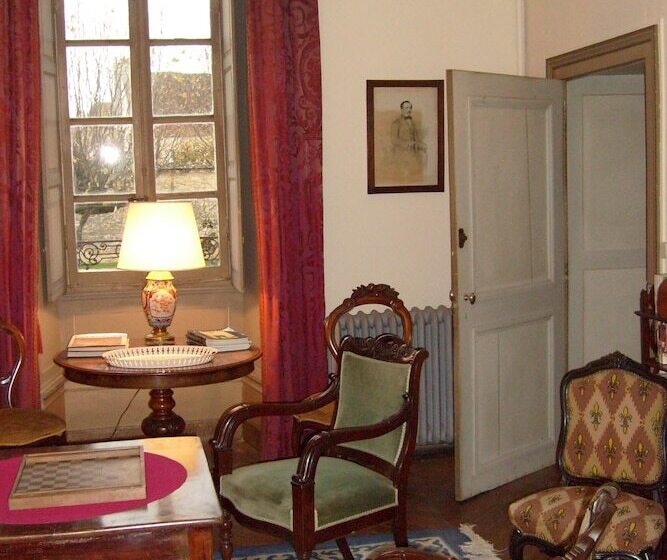 צימר Château De Serrigny