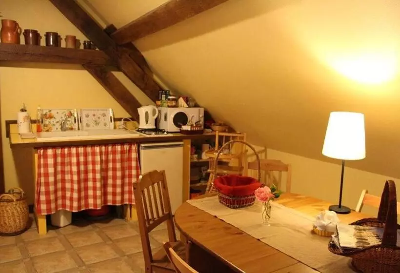 Aamiaismajoitus (B&B) Le Clos De Châtres