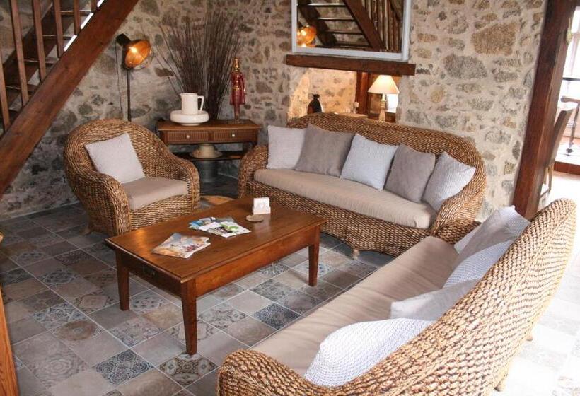 تختخواب و صبحانه Maison D Hôtes Et Gîtes La Chouannerie à Côté Du Parc Du Puy Dufou