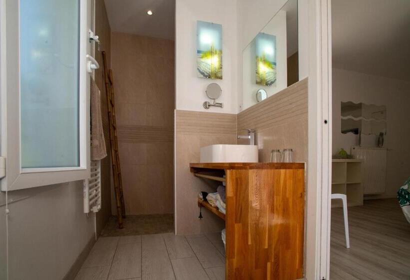 민박 Maison Lucilda