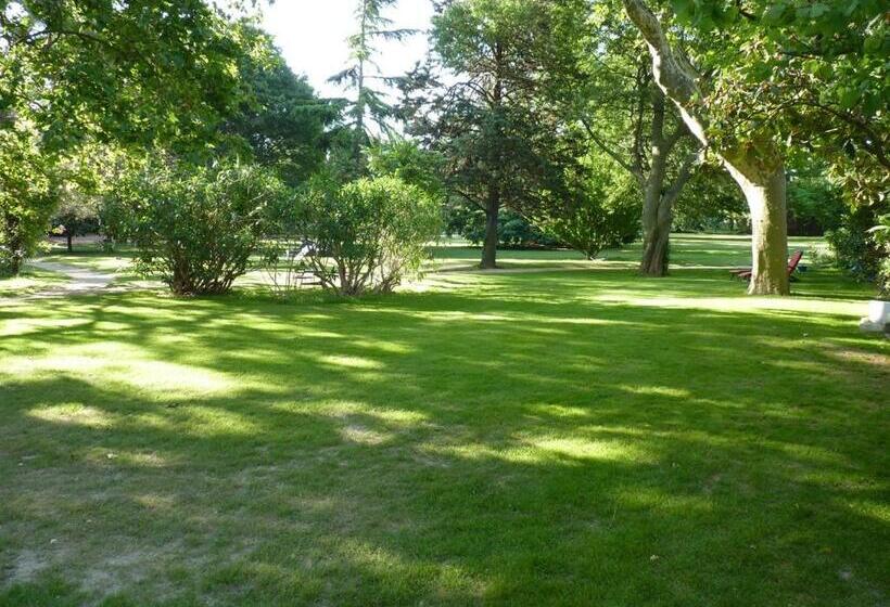 Domaine De Rhodes B&b