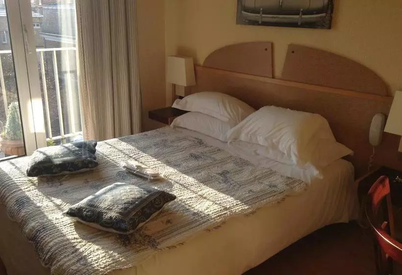 Hotel Kyriad Direct Arpajon