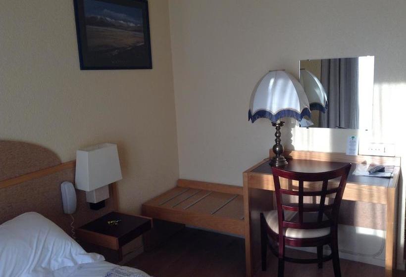 Hotel Kyriad Direct Arpajon