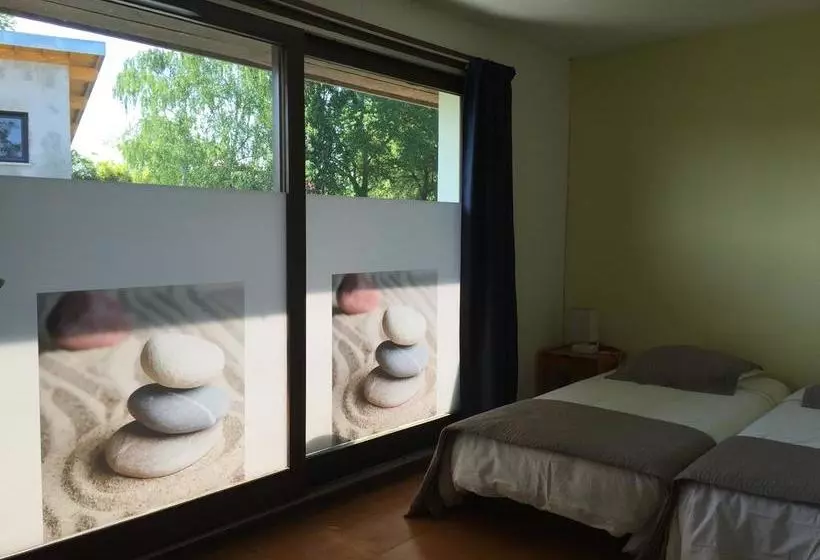 Hotelli Hôtel Studios Les Acacias