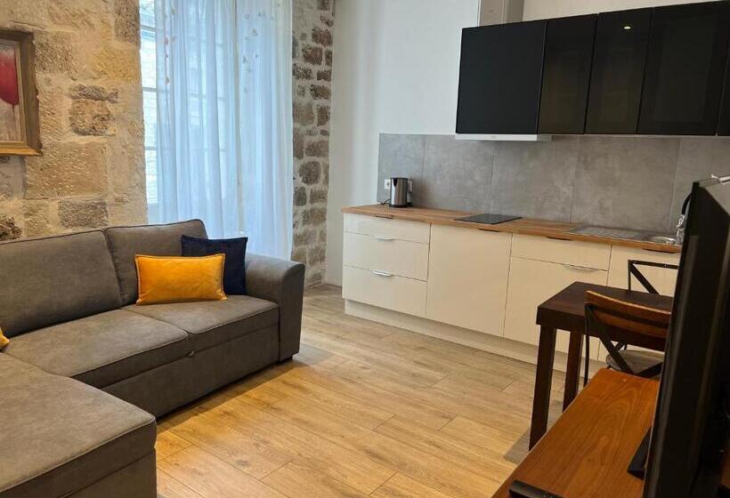 Отель Le Beffroi Hôtel & Apart