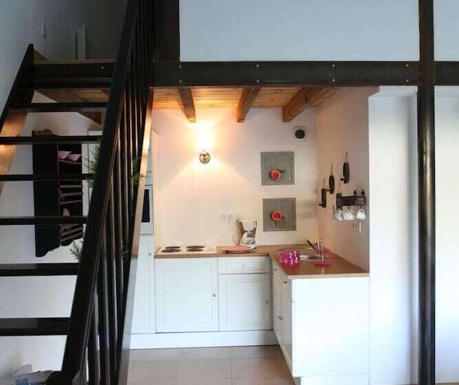 ベッドアンドブレックファースト Au Gré Du Hasard