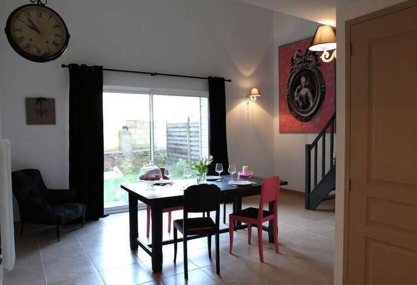 ベッドアンドブレックファースト Au Gré Du Hasard