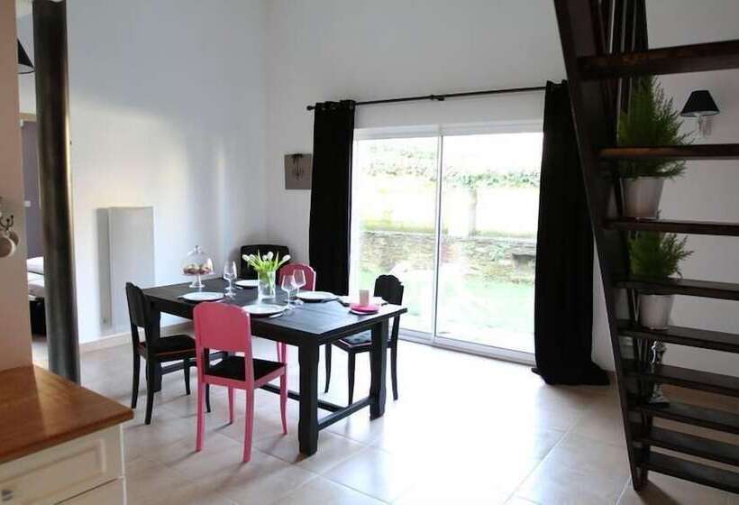 ベッドアンドブレックファースト Au Gré Du Hasard