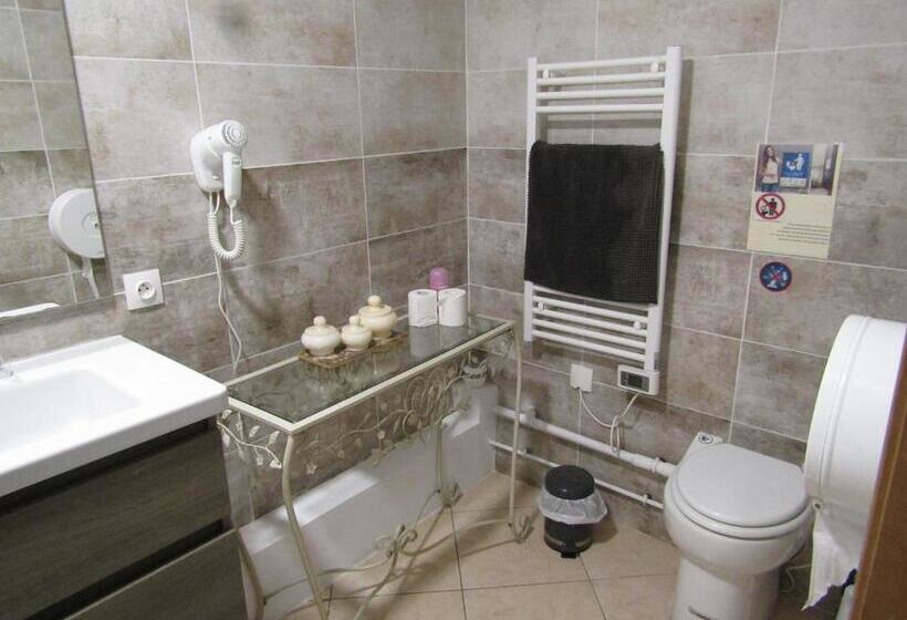 تختخواب و صبحانه Chambre D'hôtes Au Nid Du Thil