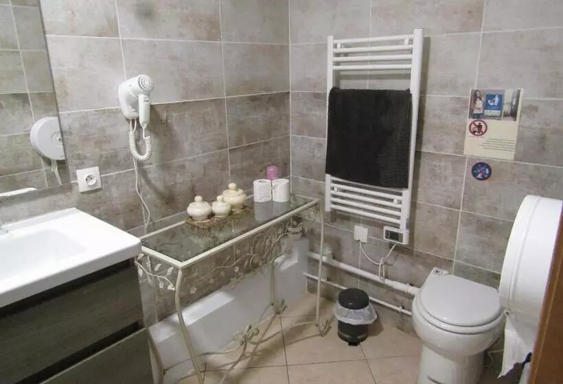 تختخواب و صبحانه Chambre D'hôtes Au Nid Du Thil