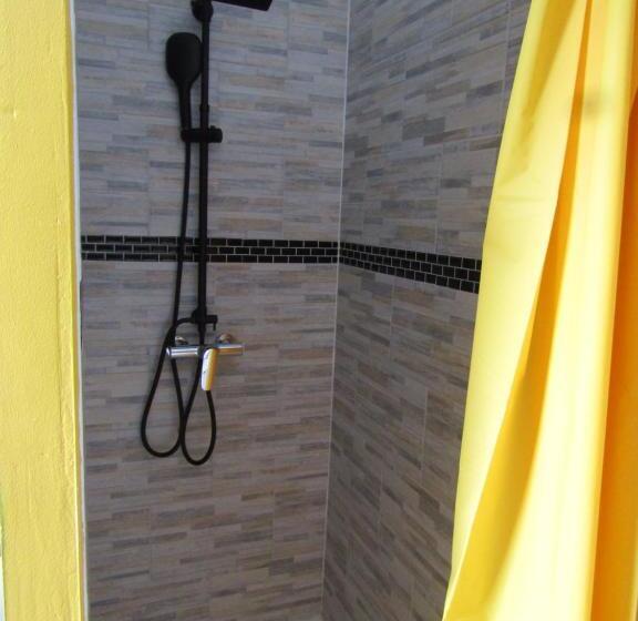 تختخواب و صبحانه Chambre D'hôtes Au Nid Du Thil