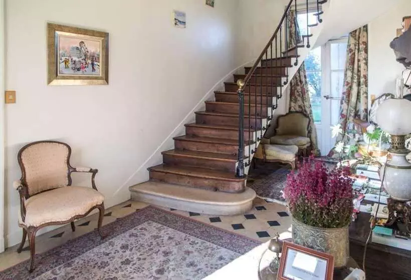 ベッドアンドブレックファースト Chambres D'hotes Château De La Puisaye