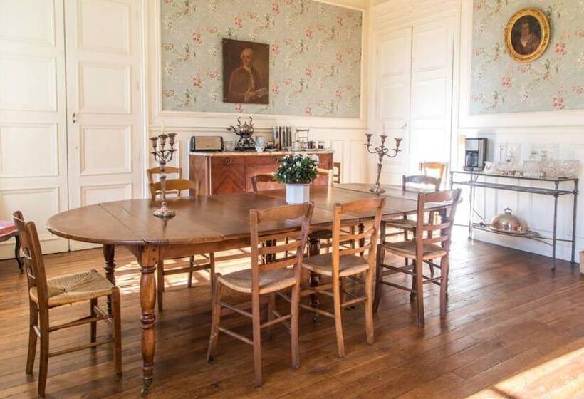 ベッドアンドブレックファースト Chambres D'hotes Château De La Puisaye