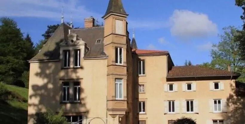 Aamiaismajoitus (B&B) Chateau De Bonnevaux