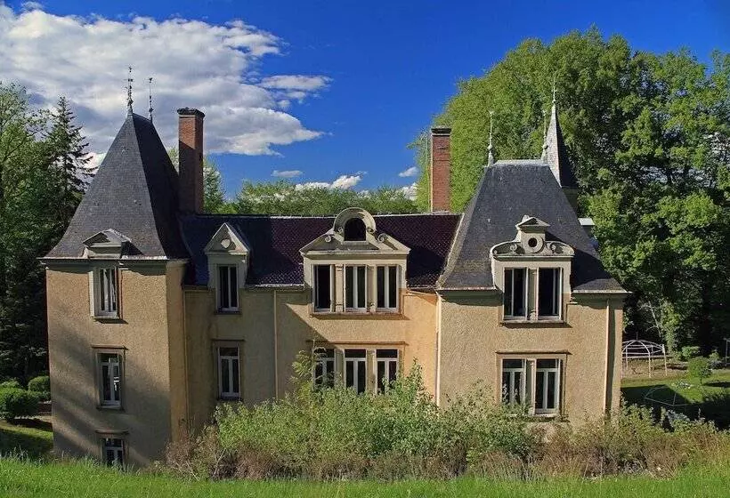 Aamiaismajoitus (B&B) Chateau De Bonnevaux