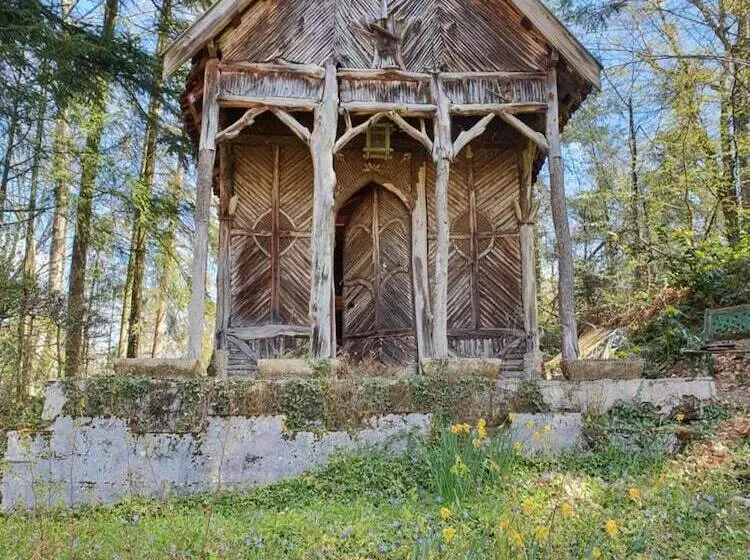 Aamiaismajoitus (B&B) Chateau De Bonnevaux