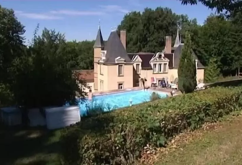 Aamiaismajoitus (B&B) Chateau De Bonnevaux
