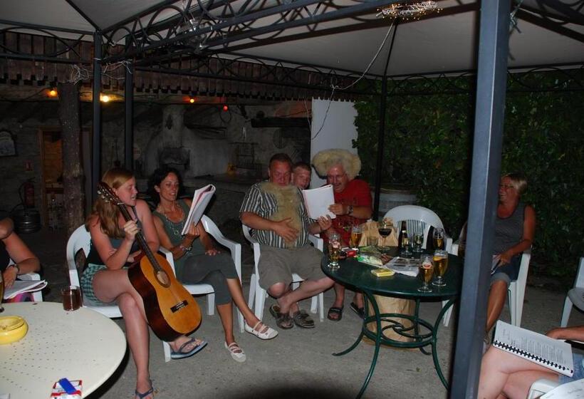 ベッドアンドブレックファースト Domaine Bellelauze